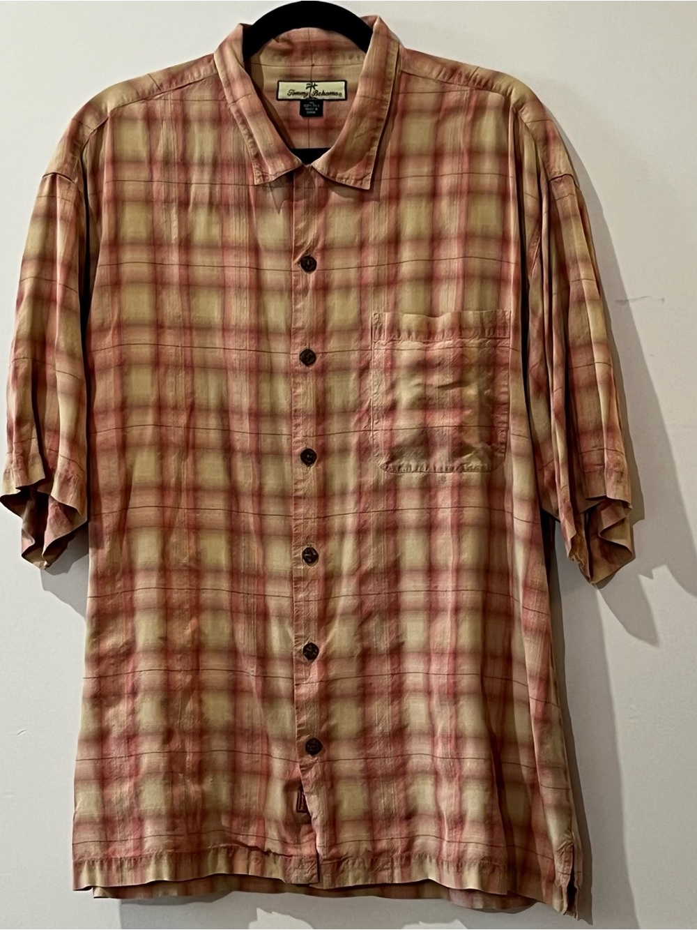 Tommy Bahama 100% Silk Plaid Camp Shirt Men’s XL Peach / Beige